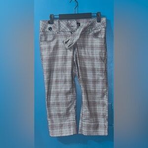 L.e.i Plaid Capri Pants